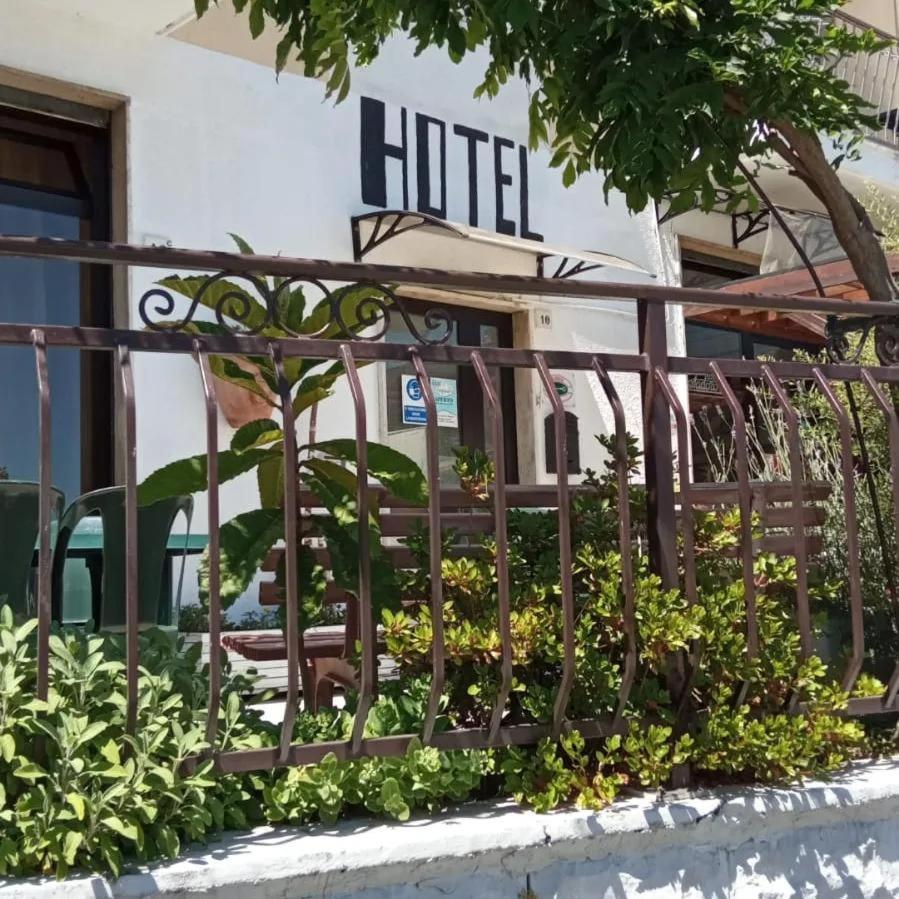 阿尔贝戈桑格里拉酒店 兰佐托里内塞 外观 照片